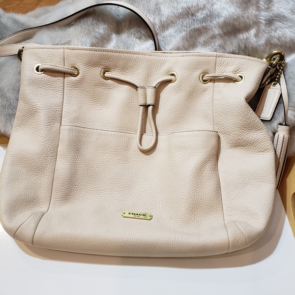 coach avery crossbody